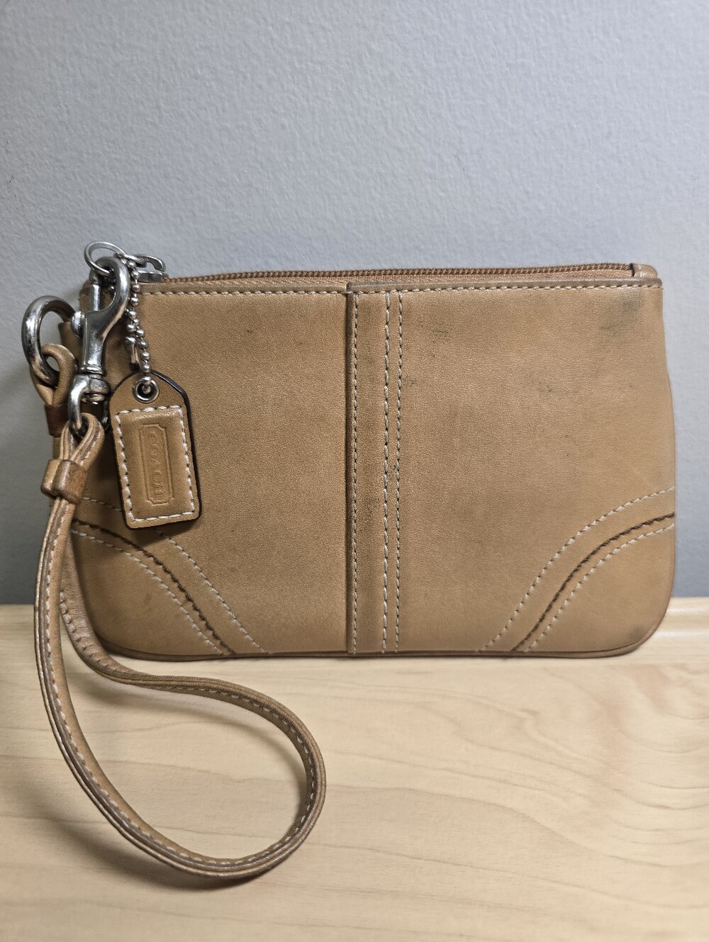 COACH Tan Leather Camel Wristlet Clutch Pouch Small Pre-loved
